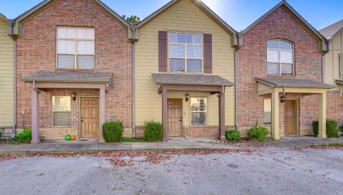 5 Mi to Univ of Arkansas Cozy Townhome with Deck - Foto 4