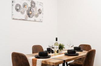 Sunrise Glow Spacious 2BR 2BA 2 King Beds Gym WFH - Foto 12