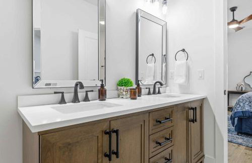 Near Indy Attractions • Deck • Patio • Fenced Yard - Photo 40