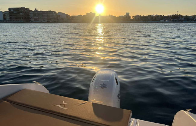 Passeio de barco ao entardecer - Foto 4