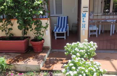 My Little House - appartamento con patio e parcheggio privato a 5 minuti dalla spiaggia e dal centro - Foto 33