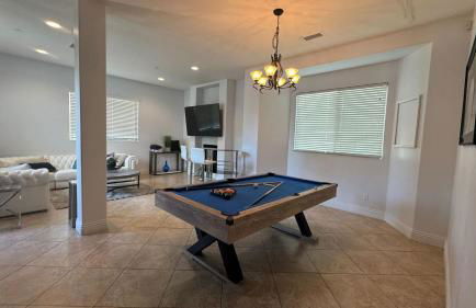 LA Dream Gem - Beautiful Home with Spa - Foto 12