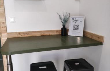 Le Cosy du Plongeoir - T2 neuf avec vue sur le lac de Serre Ponçon et grande terrasse avec jardin - Photo 13