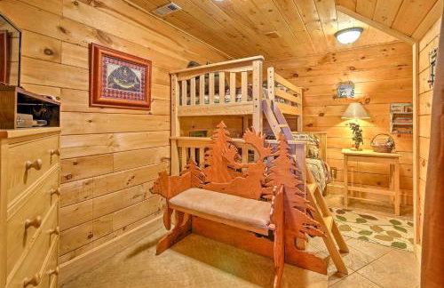 Lake Hartwell Lodge with Dock, Theater and Hot Tub! - Foto 24