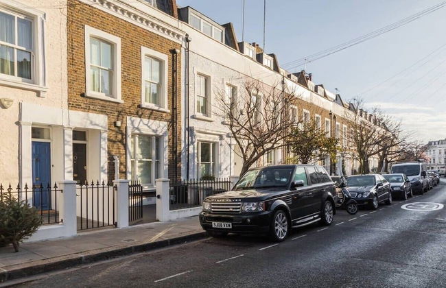 Fulham 4-bed House & Garden Near Tube - Photo 35