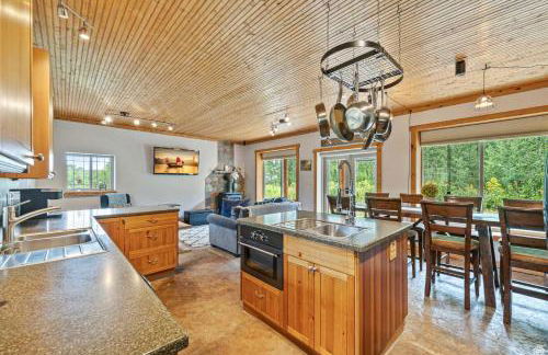 Rustic 5BR Escape with Private Hot Tub 25min to Park City - Foto 5