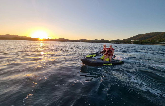 Tour en moto de agua al atardecer por Cala Millor - Foto 2