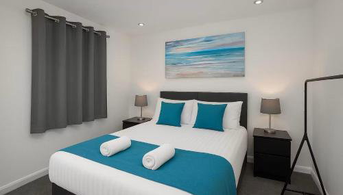 Stylish Cosy 2-Bed flat, fast Wi-Fi, Sky Sports, Sky Cinema & Netflix plus 2 free Parking bays - Foto 1