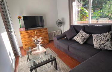 2 bed room apartment , sea view, 10 minutes walk to the beach - Foto 1