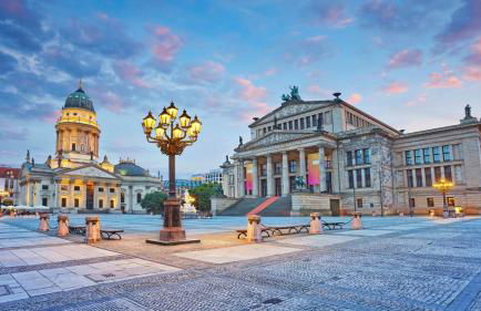Amazing apartment in the heart of Berlin next to Check Point Charlie, 1 to 4 Guests - Photo 2
