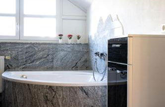 Dachgeschosswohnung mit Klimaanlage-15min vom Europa Park entfernt - Foto 2