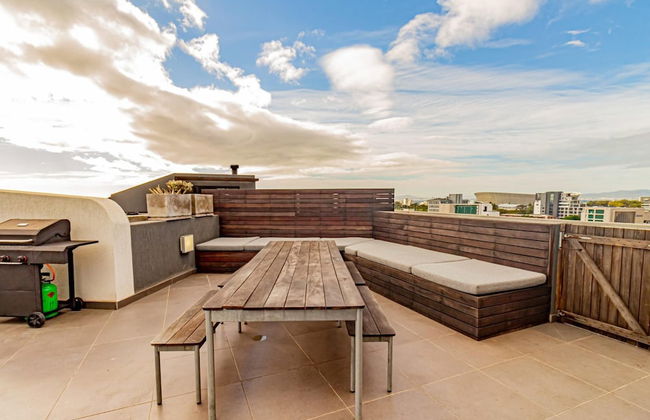 Modern Apartment w Rooftop Deck Scholtz Penthouse - Foto 14