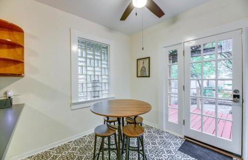 San Antonio Gem in Prime Location with Outdoor Space - Foto 11