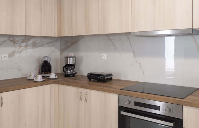 Parian Charming 3bedroom Home - Photo 18