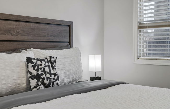 AMAZING 3Br Condo | Heated Pool & Hot Tub | Hm Theatre | Pool Table - Photo 4