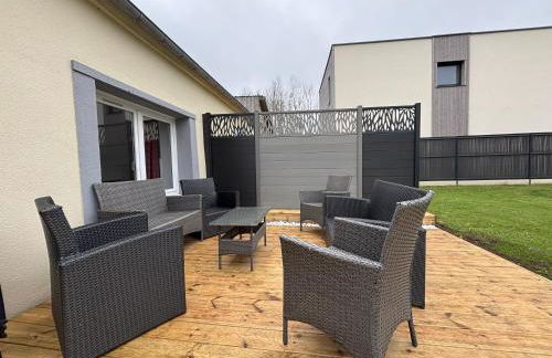 Rivage Maison spacieuse 10 p 5 chambres 2 sdb 2 WC tout confort avec jardin, belle terrasse aménagée, parking privatif, à 2 kms d'une petite plage, 3kms d'Omaha Beach et Port en Bessin - Foto 36