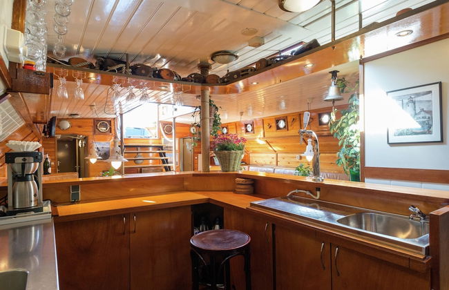 Boat in Leiden Near City Center & Museums - Foto 15