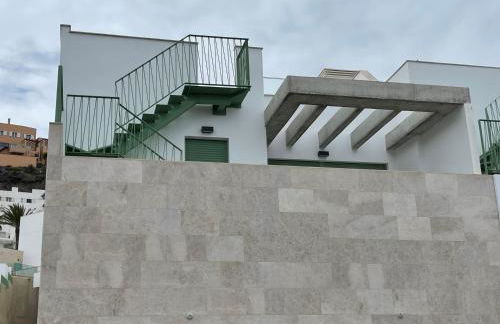 Precioso apartamento frente a la playa con piscina - Foto 49