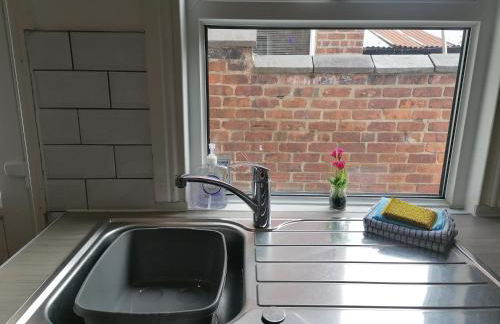 Chester 4 Bedroom House, Contractors & Leisure by Rework Accommodation - Photo 22