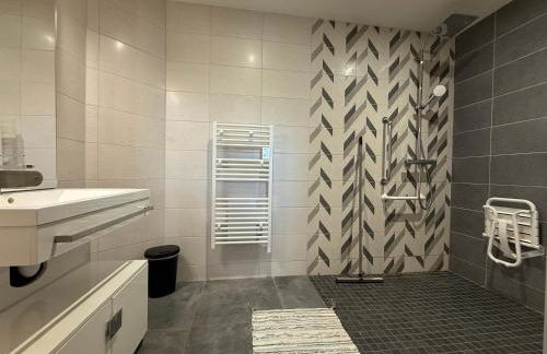 Gîte LE RABIOUZE - 4 épis, 15 pers, 22 couchages - Ancienne Bergerie rénovée, cachet d'origine conservé - Vue magnifique - Label Ecogîte - Foto 25