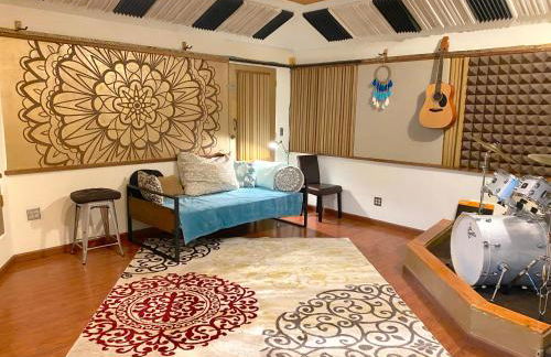 Oasis with pool and music studio by BENVENU - Foto 42