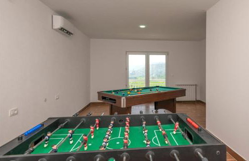 Four-Bedroom Holiday Home In Veliki Prolog - Foto 37