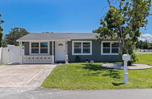 Stylish St Pete Vacation Home w/ Private Pool! - Photo 24