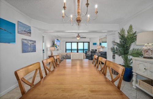 Luxury direct oceanfront corner penthouse with heated pool and garage parking - Foto 9