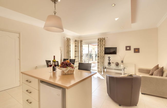 Hill View Restaurant & Apartments - Foto 17