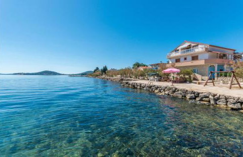 1 Bedroom Amazing Apartment In Nevidane - Foto 1