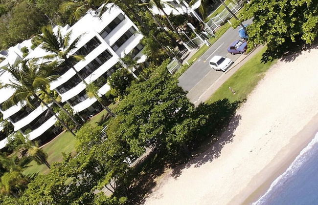 Roydon Beachfront Apartments - Photo 2