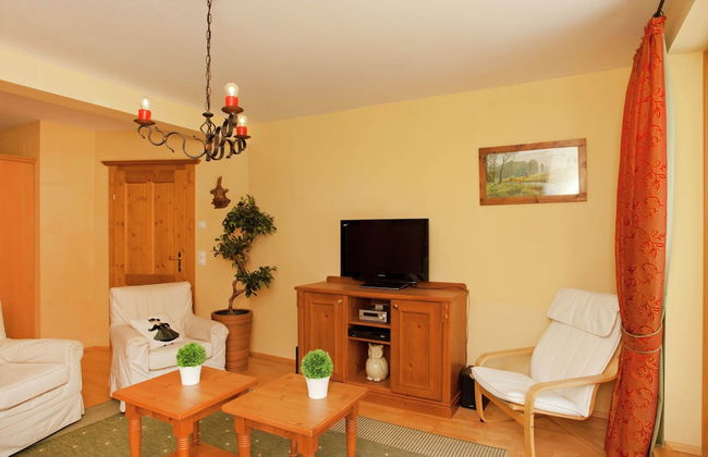 Chalet in Saalbach Near Ski Lift & Sauna - Foto 9