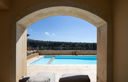 Ilys Home, a Country-chic Retreat with Pool & BBQ, By ThinkVilla - Photo 13