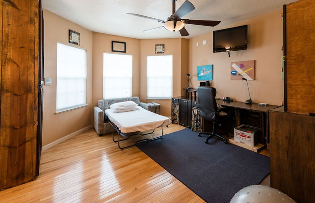 Chic Renovated Oasis: Disney & Universal Nearby 4 Bedroom Home by RedAwning - Foto 31