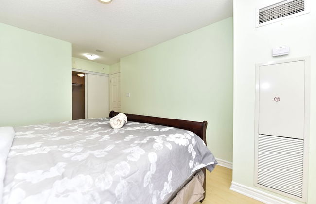 Sarkar Suites - 3888 Duke of York Blvd - Photo 4