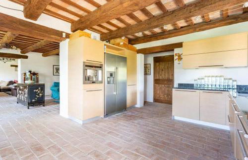 Luxury Villa with Pool, Stunning Location - Foto 14