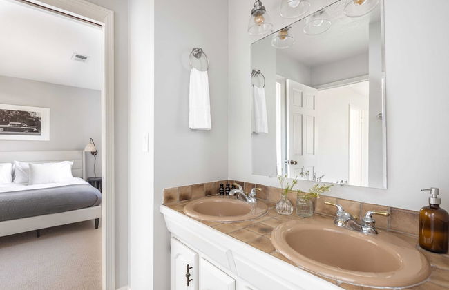 Jasmine by Avantstay Entertainers Paradise w/ Hot Tub, Pool Table & Large Patio - Foto 11