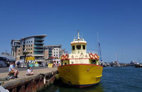 Spinnaker House-with Tesla Electric Charging Point - Photo 44