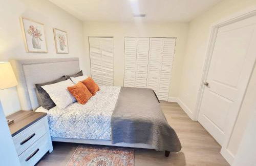 NEW Modern Condo FREE Parking & High Speed Wifi - Foto 8