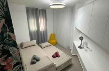 Floral Home 2 - 1st floor apt with private parking! - Photo 31