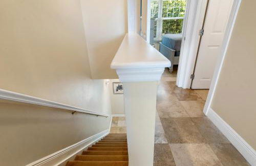 Beach House Getaway - 2 & 2-5 Villa - OS Slip-Ramp-Pkg - Photo 17