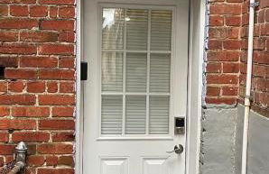 Stylish English Basement Perfect for Long Stays - Foto 15