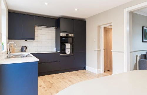 Comfortable 5-Bedroom House in Cheltenham - Foto 11