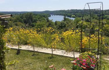 Gîte Les 2 Ponts, studio superbe vue sur la Dordogne - Foto 1