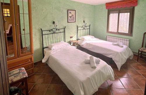 Masía de piedra con piscina - Foto 43