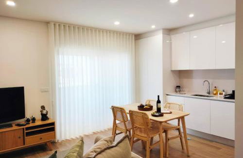 By the Sea - Foto 14