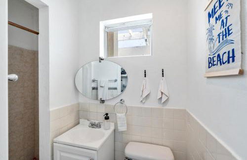 Beachside Escape Poolhouse w Game Room, Grill - Foto 49