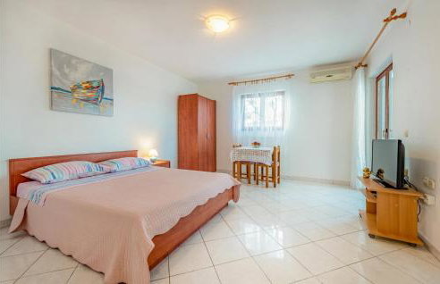 Stunning Apartment In Kustici With House Sea View - Foto 3
