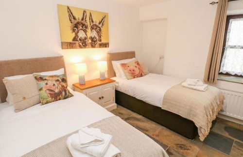 Potters Barn - Photo 14