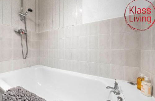 One Bedroom Apartment by Klass Living Serviced Accommodation Bellshill - Elmbank Street Apartment with WIFI and Parking - Foto 7